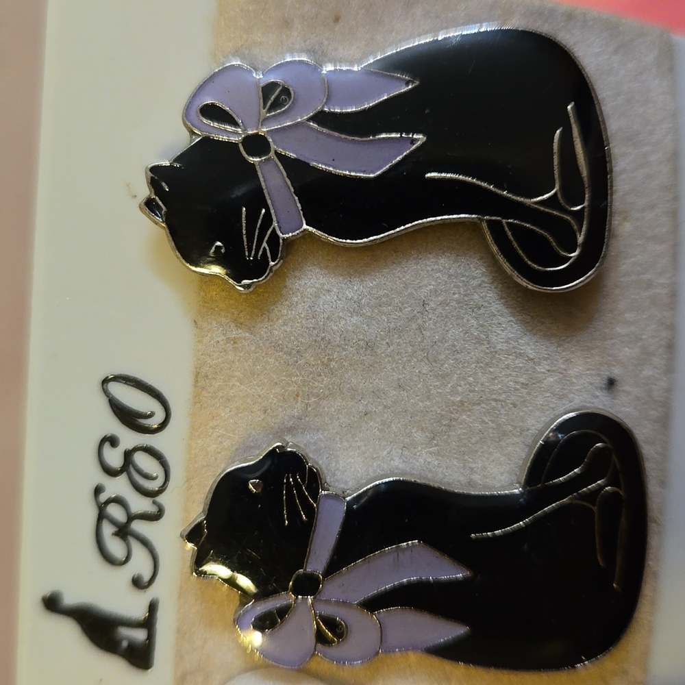 Vintage REO Signed Enamaled Black Cat Pierced Earrings - Picture 3 of 5